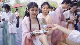 汉服模特最新爆料视频,最新爆料视频揭秘时尚潮流新风向  第1张